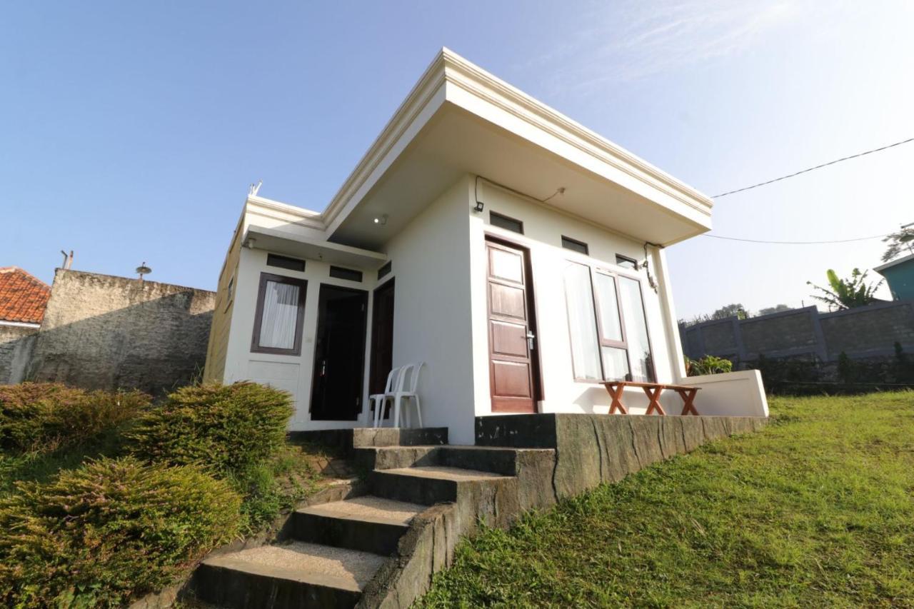 למבאנג Lembur Incu Syariah Villa & Resto מראה חיצוני תמונה