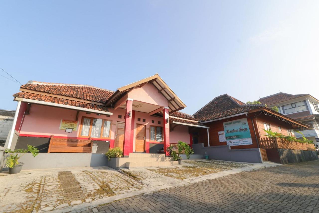 למבאנג Lembur Incu Syariah Villa & Resto מראה חיצוני תמונה