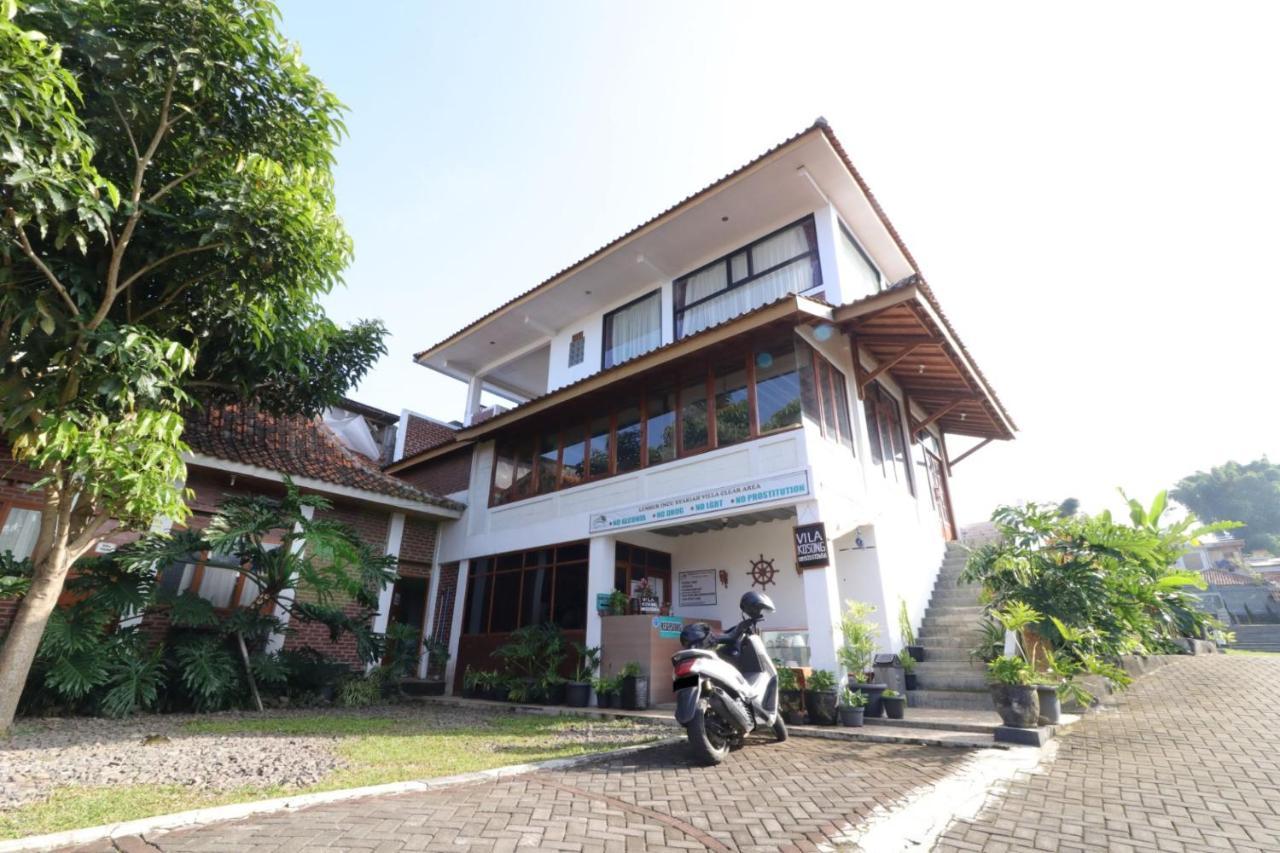 למבאנג Lembur Incu Syariah Villa & Resto מראה חיצוני תמונה