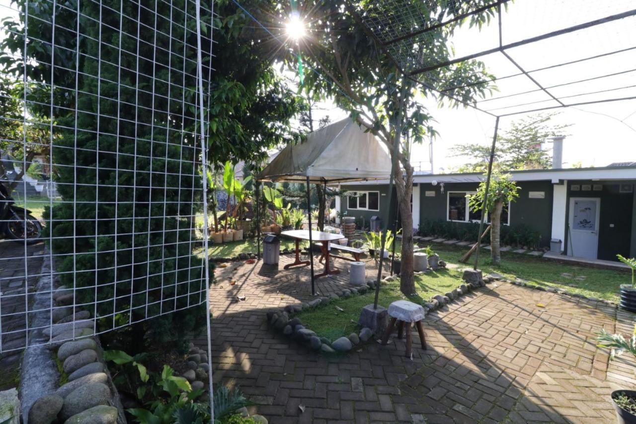 למבאנג Lembur Incu Syariah Villa & Resto מראה חיצוני תמונה