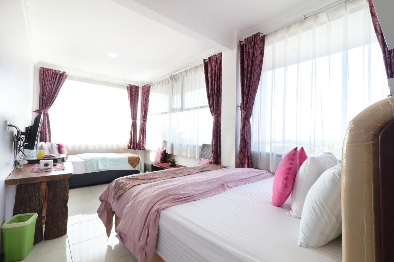 למבאנג Lembur Incu Syariah Villa & Resto מראה חיצוני תמונה